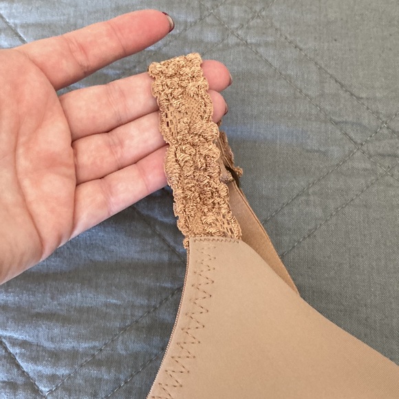 Flesh Color Natori 38 DD Bra in like new condition - Picture 2 of 5